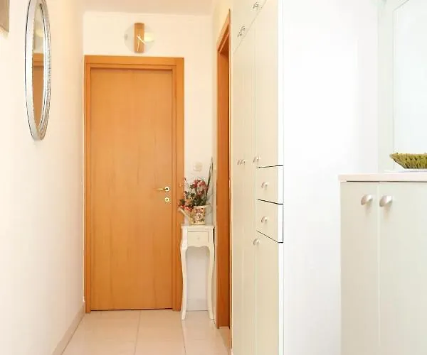 - 11638 Апартаменти Спліт